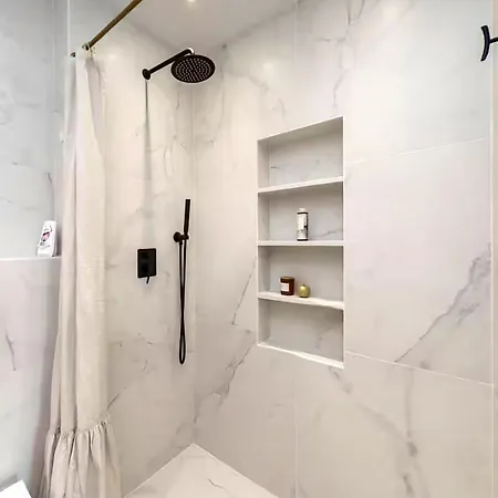 Mattea's 2-bedroom * София